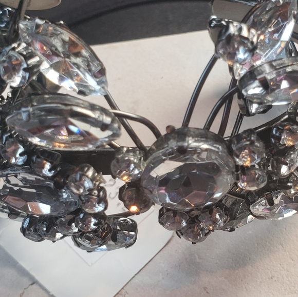 Rhinestone set adjustable cuff bracelet - Picture 5 of 9